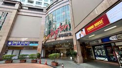 Burlington Square (D7), Retail #481770531